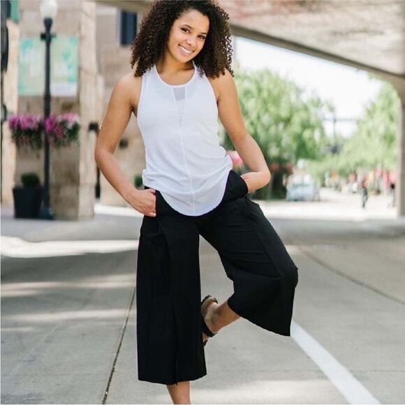 ZYIA Active Work Flow Wide Leg Gaucho Pants medium - Picture 1 of 9